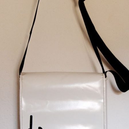 Umhängetasche, Kuriertasche, Innenfach, Autogurt, LKW-Plane, krambeutel, Logo, maßgeschneidert