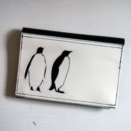 Tabakbeutel mit Pinguinfamilie