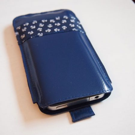 Smartphonehülle mit Lasche