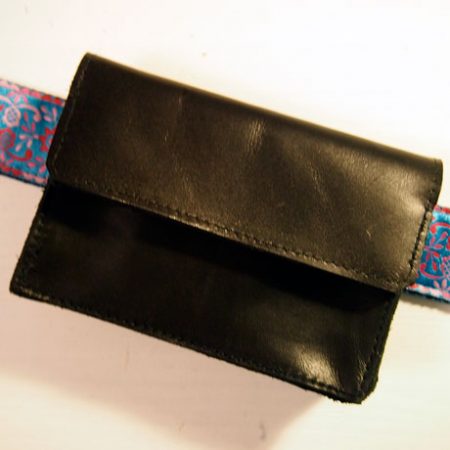 Gürteltasche aus schwarzem Leder