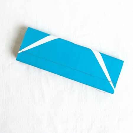 Mäppchen mit vier Gummischlaufen für vier Stifte. krambeutel Deine Wunschtasche München. www.krambeutel.de Stefanie Ramb Maßgeschneiderte Beutel, handgemacht in München / aus LKW Plane, Bannern, Leder