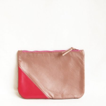 Lederetui mit Reißverschluss in altrosa mit pinker Ecke aus weichem Lammleder. krambeutel Deine Wunschtasche www.krambeutel.de maßgeschneiderte Beutel aus München Stefanie Ramb