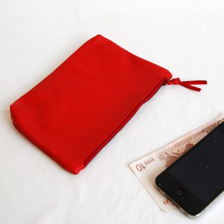 Lederetui mit Reißverschluss in rot aus weichem Lammleder. krambeutel Deine Wunschtasche www.krambeutel.de maßgeschneiderte Beutel aus München Stefanie Ramb