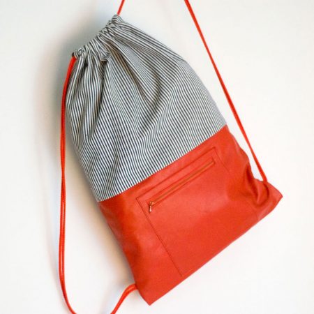 Turnbeutel Rucksack aus Echtleder und Streifendenim genäht in München von Stefanie Ramb krambeutel Deine Wunschtasche www.krambeutel.de