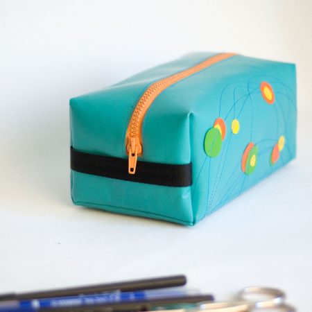 Federmäppchen Kulturbeutel Waschbeutel aus LKW-Plane, maßgefertigt von krambeutel Deine Wunschtasche Stefanie Ramb München