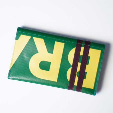 Tabaktasche aus ehemaligem Ausstellungsbanner, handgemacht in München von krambeutel Deine Wunschtasche Stefanie Ramb www.krambeutel.de