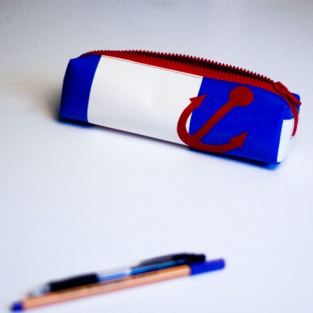 Federmäppchen aus LKW-Plane, weiß blau mit rotem Anker, handgemacht in München www.krambeutel.de krambeutel Deine Wunschtasche Stefanie Ramb