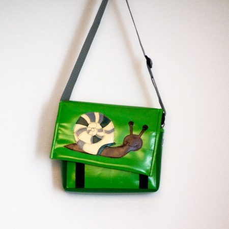 Kinder/garten/tasche mit Schnecke aus LKW-Plane, handgemacht von Stefanie Ramb, München krambeutel Deine Wunschtasche www.krambeutel.de
