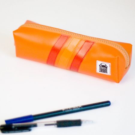 Federmäppchen mit stabilem Reißverschluss www.krambeutel.de krambeutel Deine Wunschtasche Stefanie Ramb München handgefertigte Taschen und Beutel aus recycelten Materialien