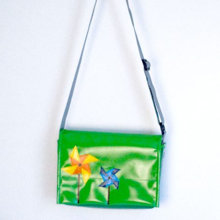 Kindergartentasche mit Windrad, krambeutel Deine Wunschtasche www.krambeutel.de Stefanie Ramb München handgemachte maßgefertigte Beutel aus recycelten Materialien