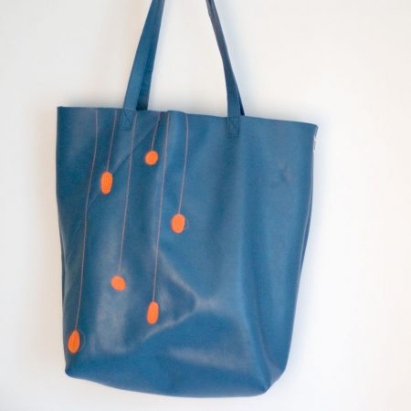 krambeutel Lederbeutel mit kurzem Henkel aus weichem dunkelblauem Echtleder krambeutel Deine Wunschtasche www.krambeutel.de Stefanie Ramb München