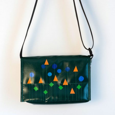 Umhängetasche aus LKW-Plane von krambeutel Deine Wunschtasche www.krambeutel.de handgemacht in München