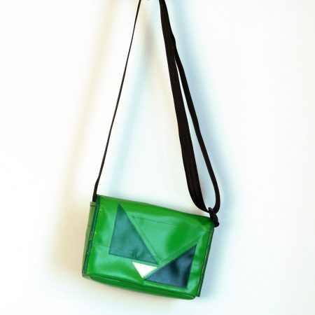 Umhängetasche aus LKW-Plane von krambeutel Deine Wunschtasche www.krambeutel.de handgemacht in München