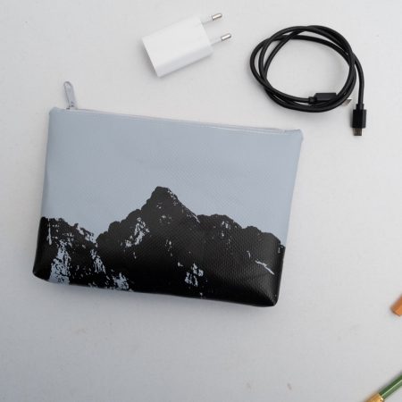 hellgrauer Reissverschlussbeutel "Ebnerjoch"