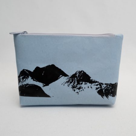 hellblaues Reissverschluss Täschchen "Vestrahorn"