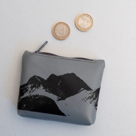 dunkelgraues Mini Reissverschluss Täschchen "Vestrahorn"