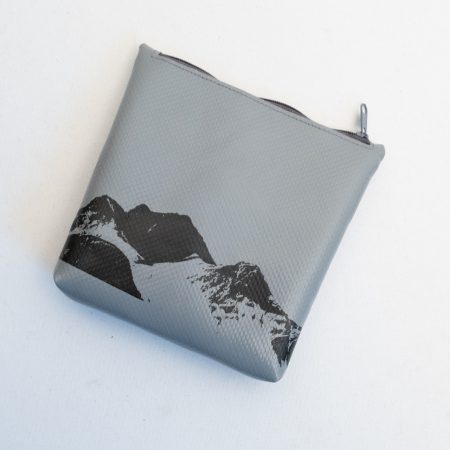 dunkelgraues Reissverschluss Etui "Vestrahorn"