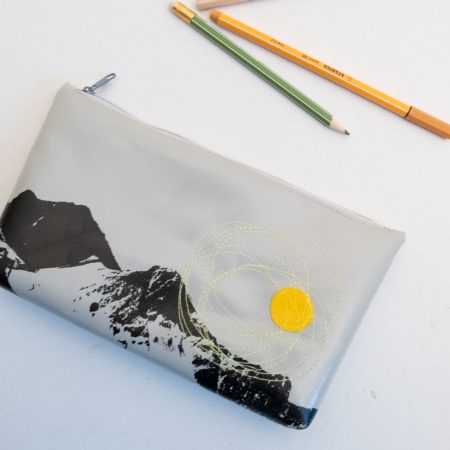 hellgrauer Reissverschluss Beutel "Vestrahorn"