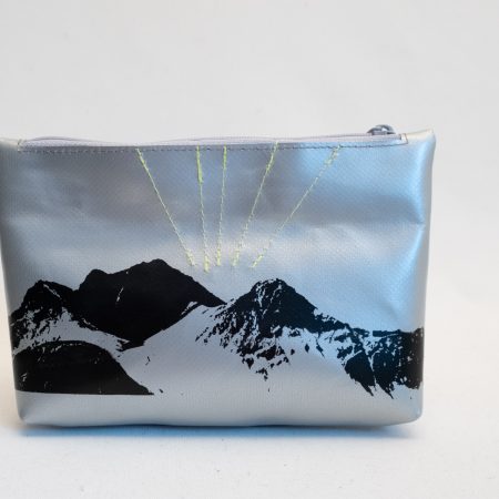 silbernes Reissverschluss Täschchen "Vestrahorn"