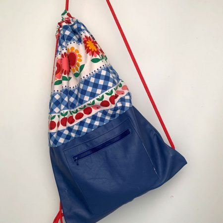 Rucksack/Turnbeutel mit Retro-Blumen